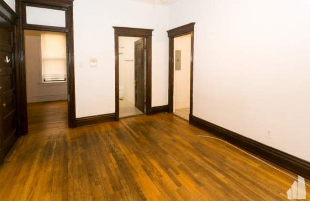 3531 N Wilton Gallery 2