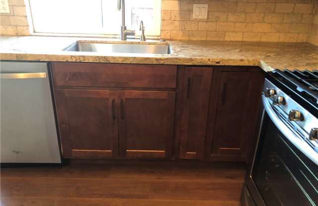 1513 Stonewood Court Gallery 3