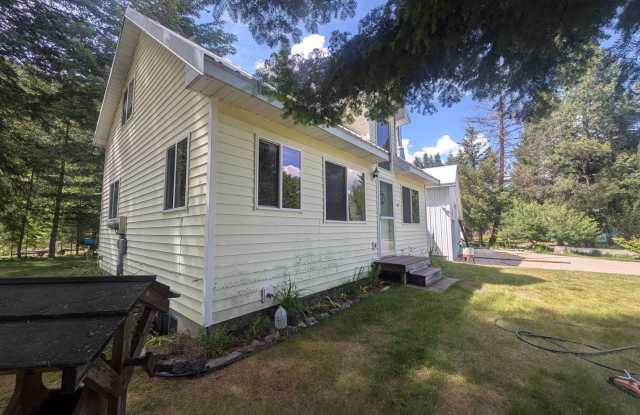3 Bedroom, 1 bathroom Home on Secondary Bead Lake Lot Gallery 4