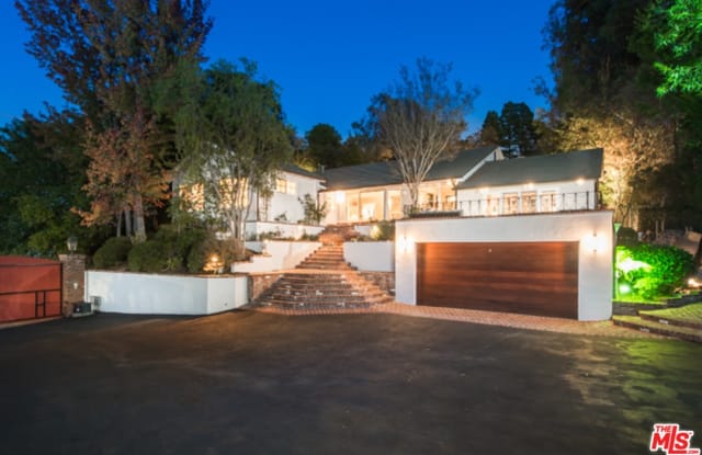 8056 MULHOLLAND DR - 8056 Mulholland Drive, Los Angeles, CA 90046