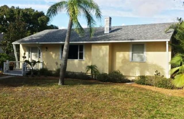 747 39th Ave NE - 747 39th Avenue Northeast, St. Petersburg, FL 33703