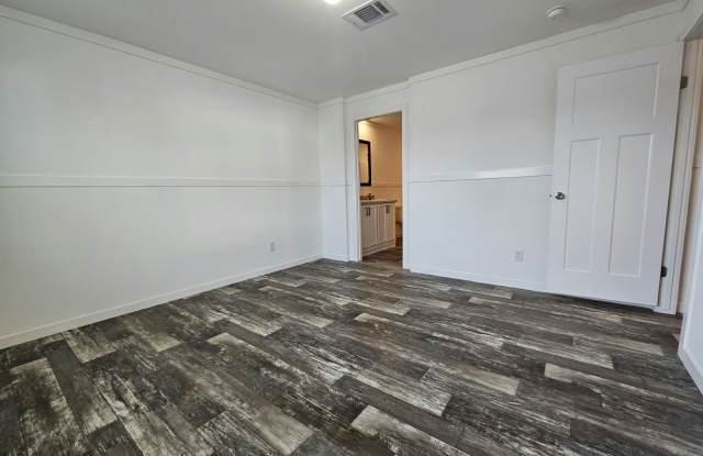 16830 Oak Leaf Court Gallery 4
