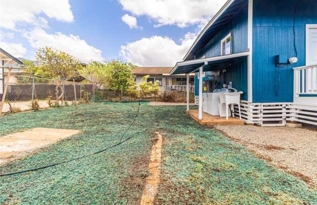 Renovated Coastal Home Across from the Beach – Maili, Oahu Gallery 3