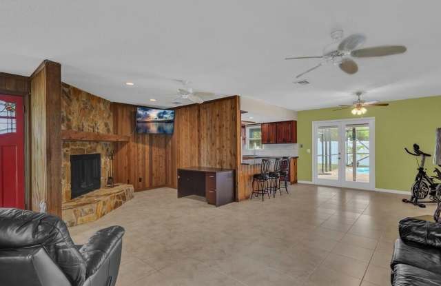 725 4th Avenue SW Gallery 3