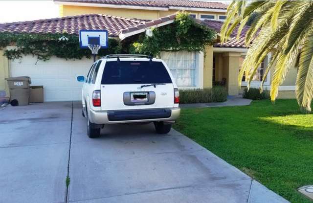 7227 West Larkspur Drive Gallery 2