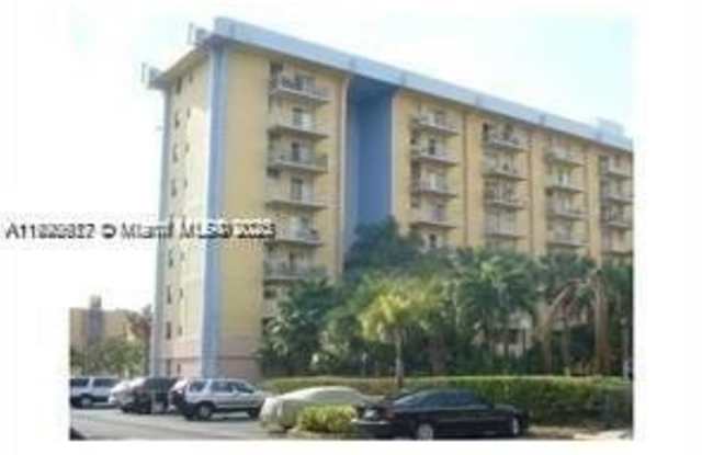 4550 NW 9th St photos photos