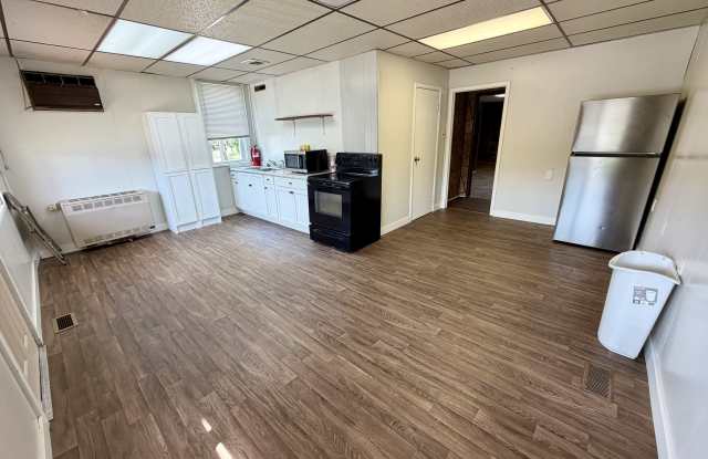 107 West Main Street - A Gallery 3