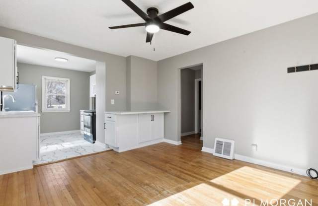 Charming 2 Bedroom Home located in Midtown! Gallery 4