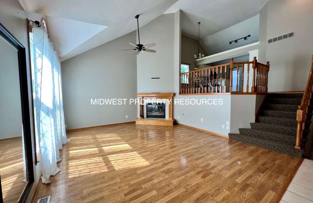 Beautiful 4 Bedroom 3 Full Bath home for Rent. Gallery 3