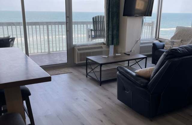 Oceanfront Corner View Condo - BEST VIEW & Wake up to the Oceanview from bed! DEPOSIT-FREE Renting option thru OBLIGO! Deposit Alternative available. Gallery 3