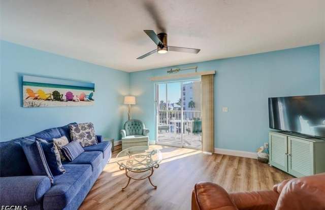 4541 Bay Beach Lane Gallery 4