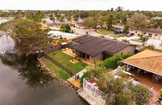 10981 SW 46th St - 10981 Southwest 46th Street, Westwood Lakes, FL 33165