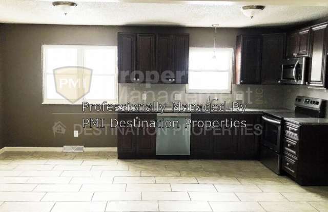 2322 NW Kensington Ct - 2322 Northwest Kensington Court, Blue Springs, MO 64015