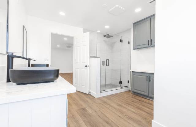 Charming Ontario Home in a Convenient Location Gallery 4