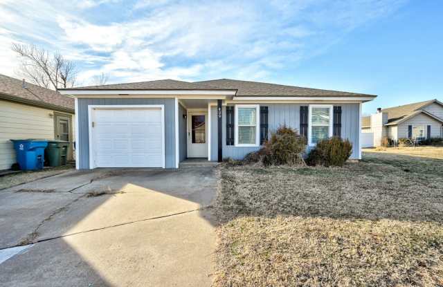 3 Bed, 2 Bath Home Near UCO and Hafer Park photos photos 3 Bed, 2 Bath Home Near UCO and Hafer Park photos photos