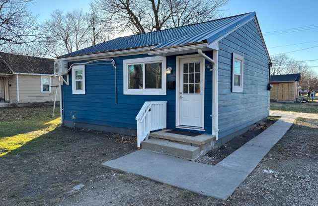 COMING SOON! Quaint  Cozy 2BR/1BA House in Baxter Springs - 1701 East Avenue, Baxter Springs, KS 66713