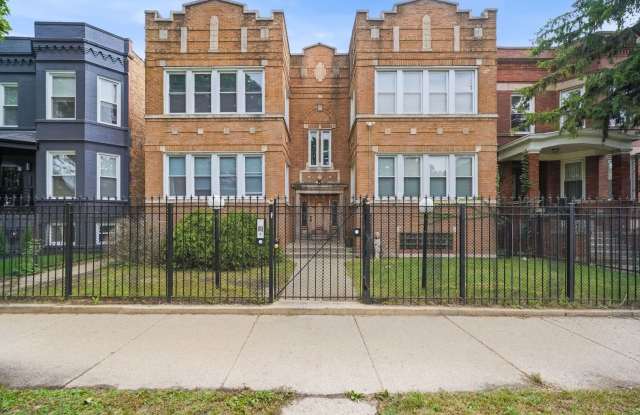 6945 S calumet Avenue Gallery 1