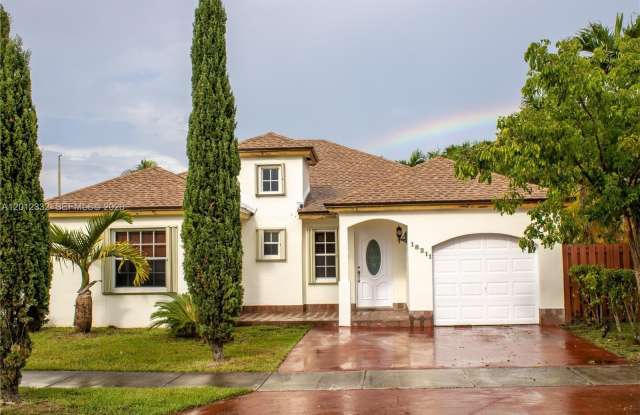18211 SW 138th Ct photos photos