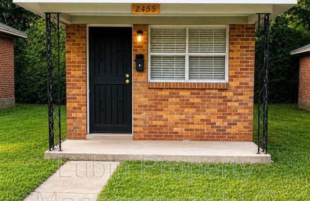 2455 Douglass Ave photos photos