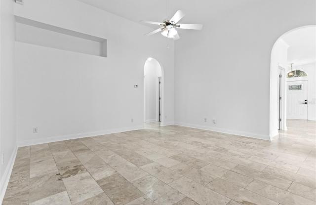 18120 PALM BREEZE Drive Gallery 4