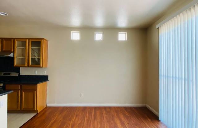 Beautiful 4 bedroom home in gated community with a bedroom downstairs! Gallery 4