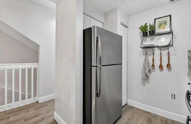 2032 Alta Meadows Lane Gallery 3