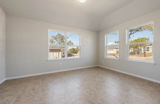 Gorgeous Newer Home with Country Feel in Lago Vista - Luxe life by the Lake photos photos