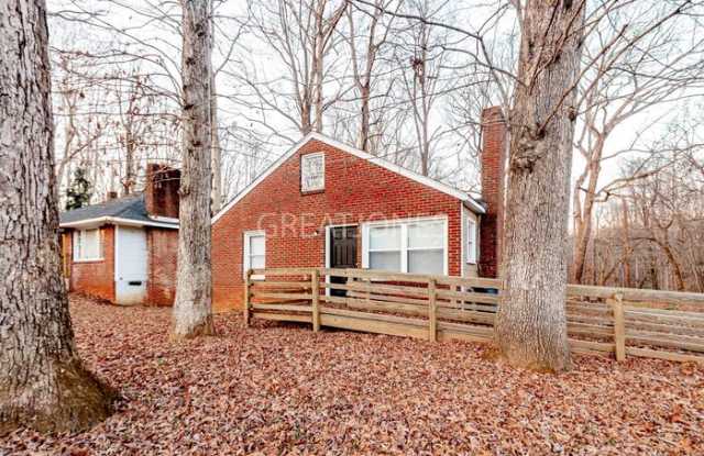 2302 Redbud Lane Gallery 4