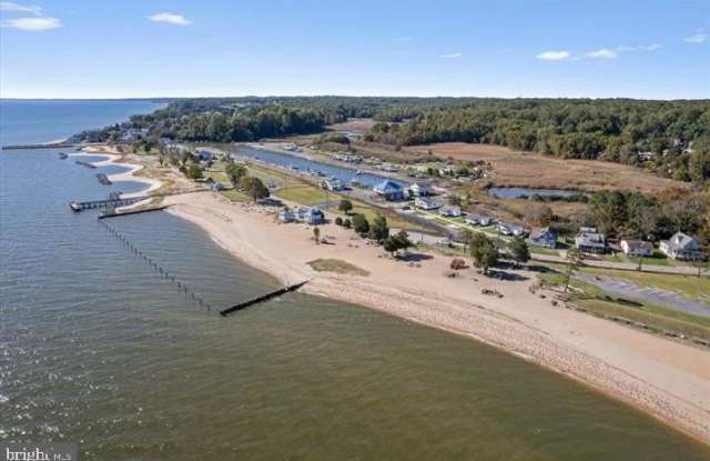5230 BREEZY POINT Road Gallery 1
