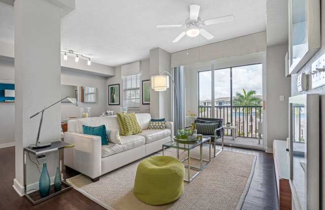 Axis Wellington Green photos photos