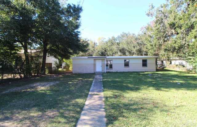 6861 Melanie Dr - 6861 Melanie Drive, Brent, FL 32505