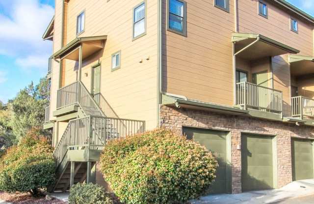 3 bed 3 bath Townhome in Boulder Park - APPLICATION PENDING photos photos