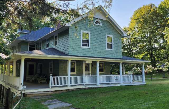264 Twin Lakes Road Gallery 2