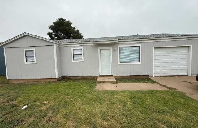 3818 Northeast 26th Avenue photos photos