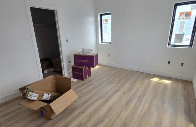 690 12200 S photos photos