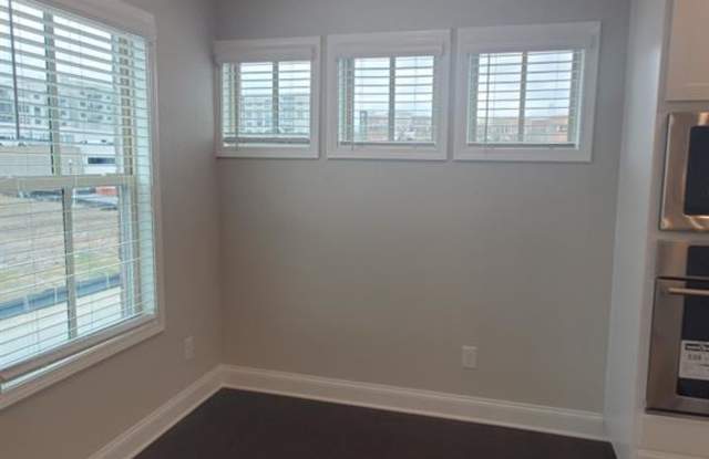 3840 Trevi Lane Gallery 4