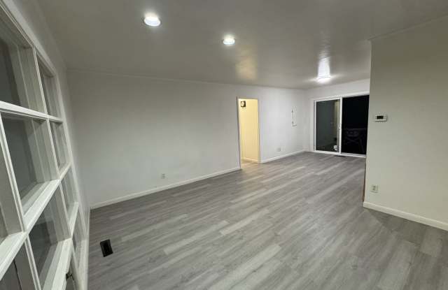 1657 W 26th St Pl Gallery 2