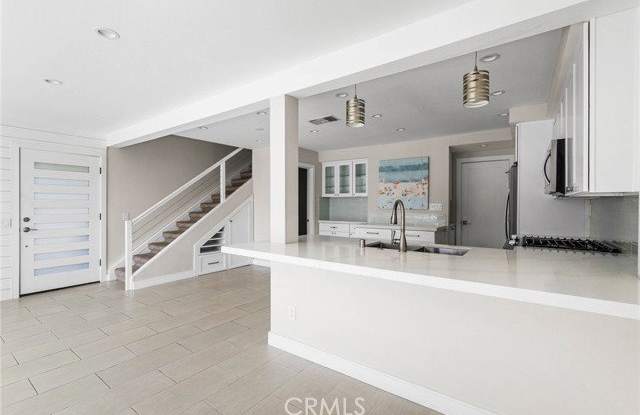 4411 West Coast Highway Gallery 4