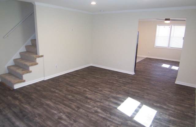 2126 SUNNYTHORN ROAD Gallery 3