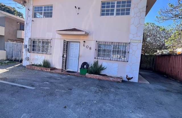 608 Southwest 15th Avenue photos photos