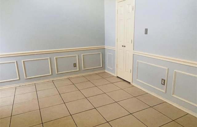 2907 Clairemont Lane Gallery 4