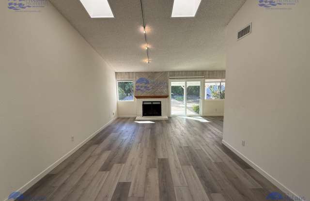 3 Bed/2 Bath with Large Backyard! Gallery 4