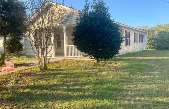 Promise Land Historic Walking District Downtown Morehead City! Charming 4 bedroom 1 1/2 bath Home - Walk to Water, Shops, more photos photos Promise Land Historic Walking District Downtown Morehead City! Charming 4 bedroom 1 1/2 bath Home - Walk to Water, Shops, more photos photos