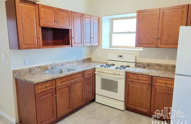 959 Grove Street photos photos