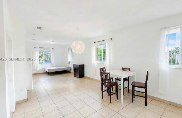 404 NE 27th St photos photos