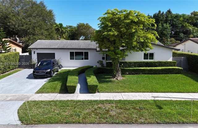 5741 SW 95th Ct photos photos