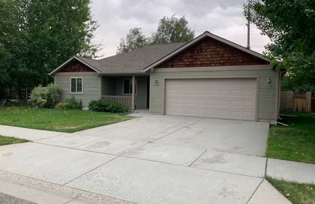 3 Bedroom | 2 Bathroom Single-Family Home Gallery 1