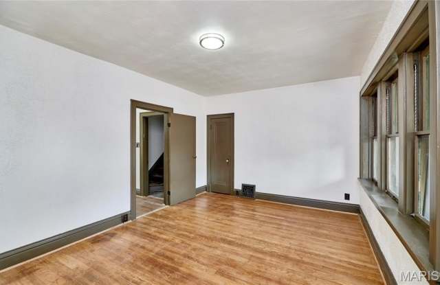 5021 Ray Avenue Gallery 3