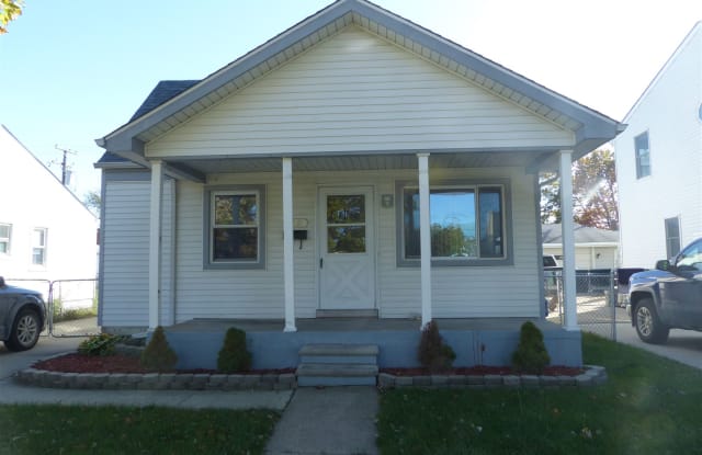 13323 Kerr St - 13323 Kerr Street, Southgate, MI 48195
