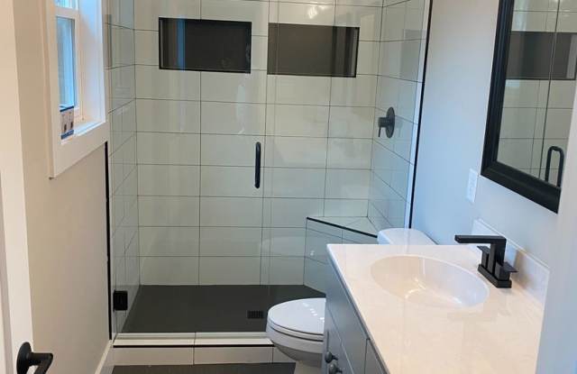 Like-new Asheville Home! Available NOW! photos photos